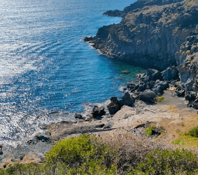 Ascoltaci anche a Nikà, la sorgente termale di Pantelleria | 𝐑𝐀𝐃𝐈𝐎 ® 𝐏𝐀𝐍𝐓𝐄𝐋𝐋𝐄𝐑𝐈𝐀